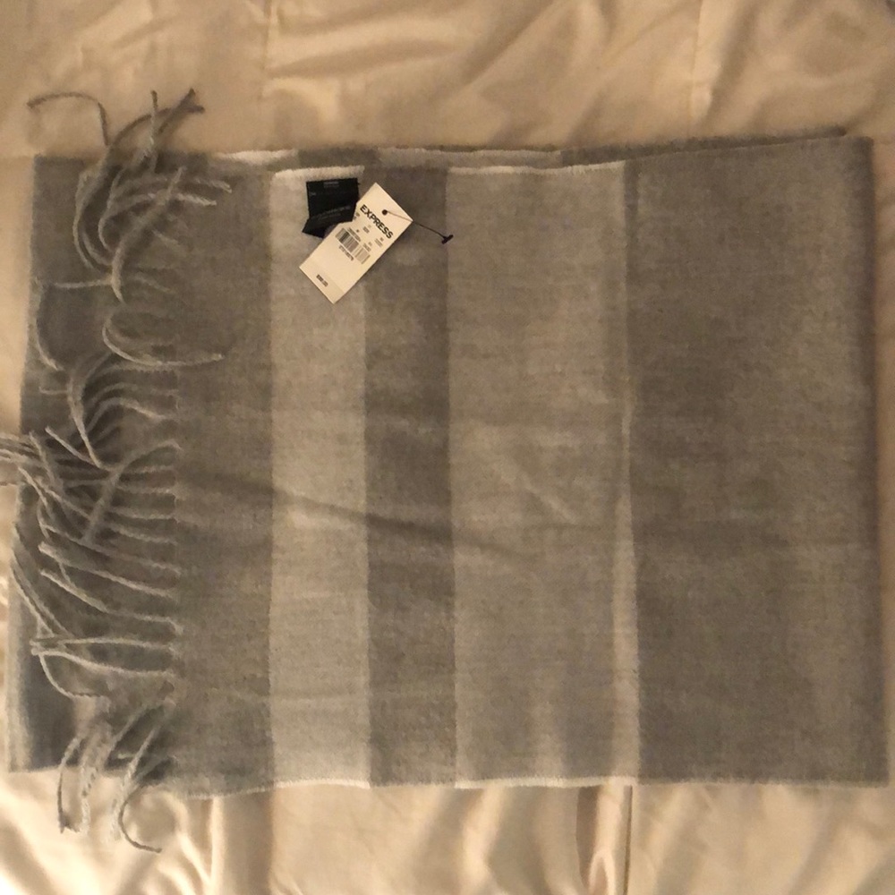 Express scarf